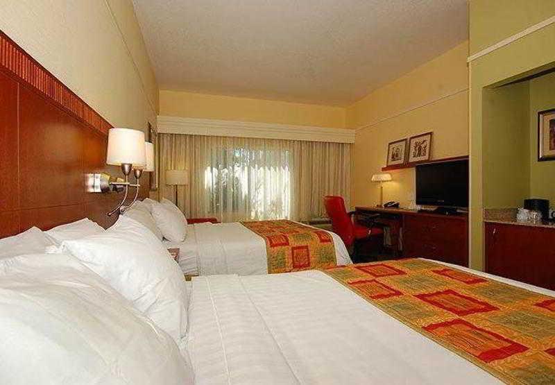 Courtyard By Marriott Merced Zewnętrze zdjęcie