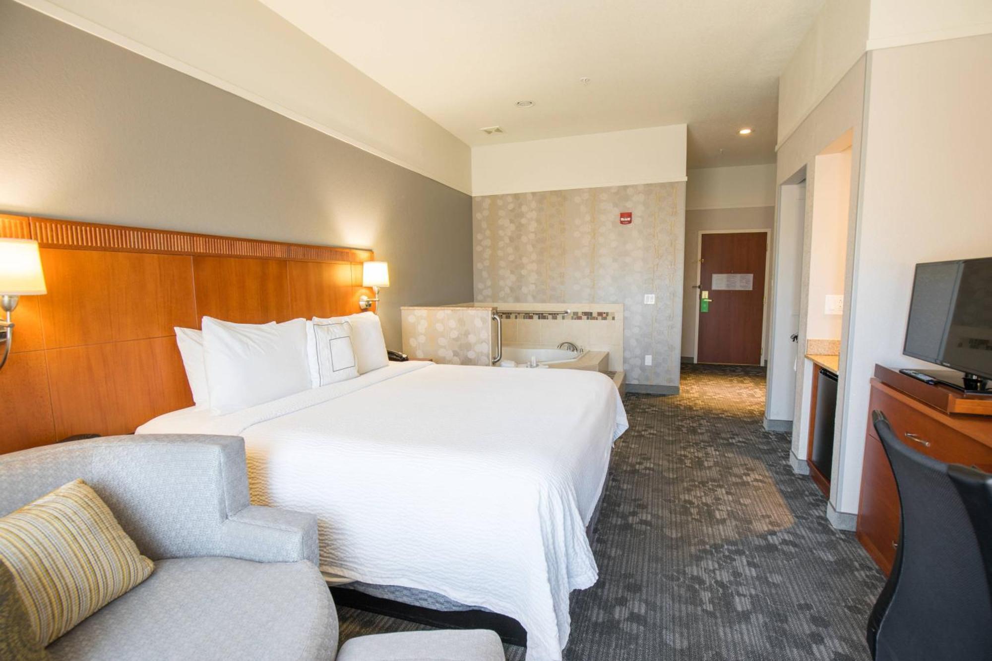 Courtyard By Marriott Merced Zewnętrze zdjęcie