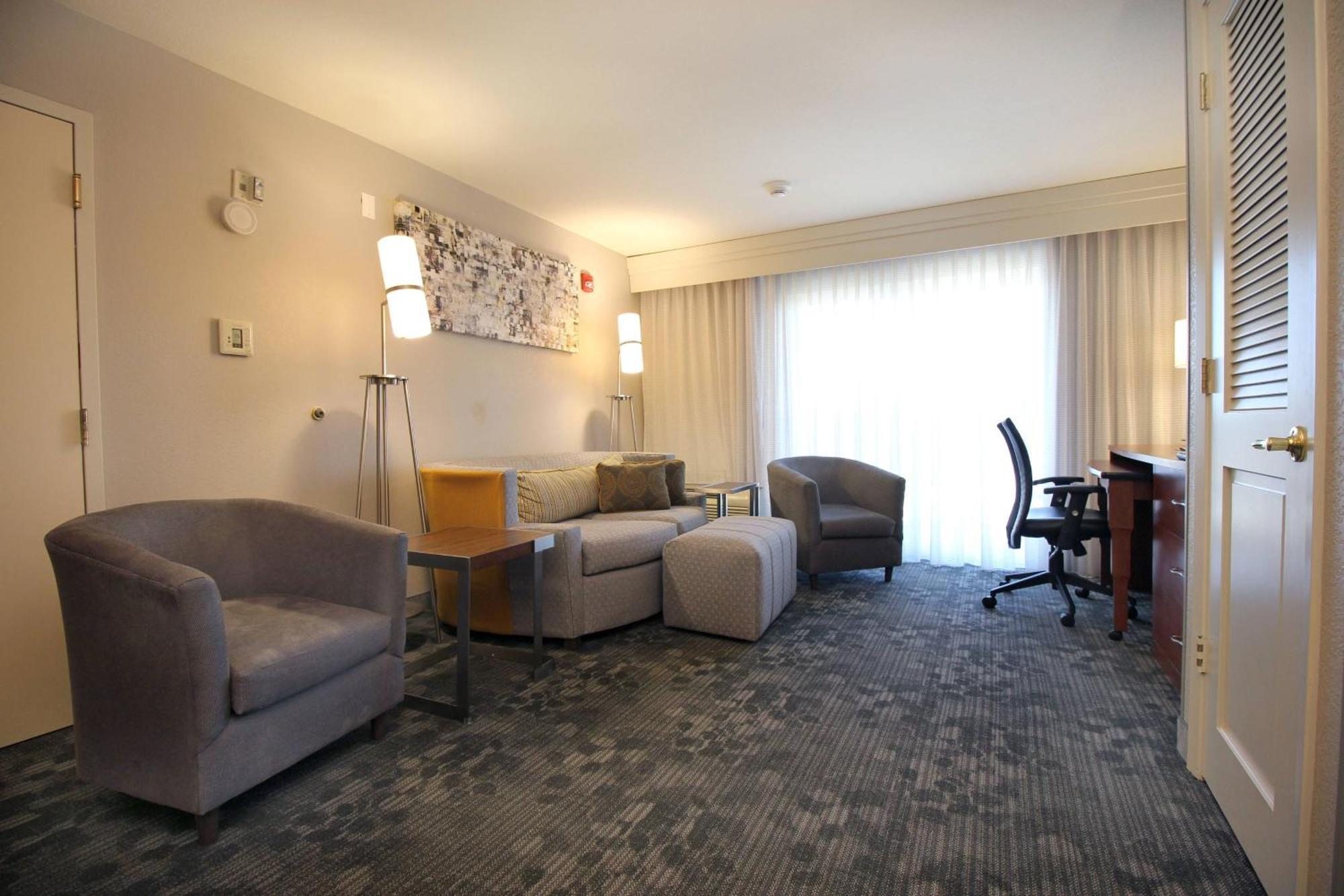 Courtyard By Marriott Merced Zewnętrze zdjęcie