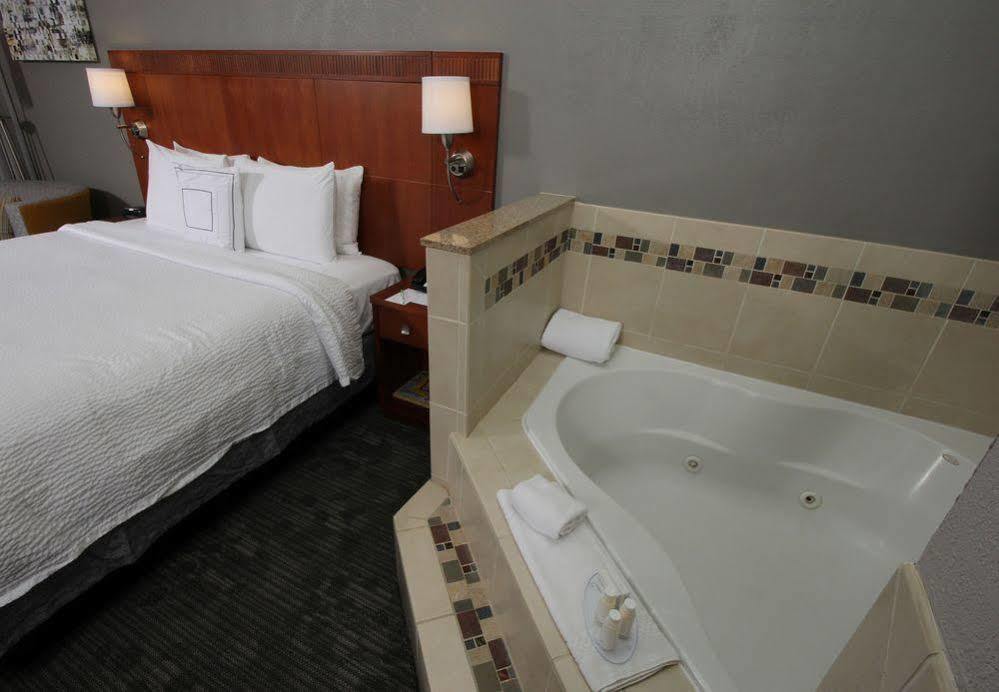 Courtyard By Marriott Merced Zewnętrze zdjęcie